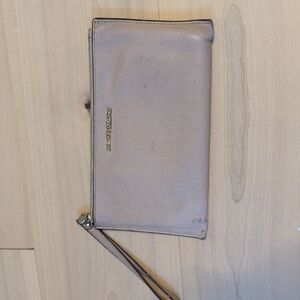MICHAEL KORS WRISTLET BAG